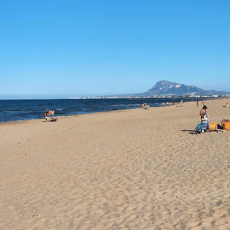 Playa Junto A Met 5 Minutos Y A 3 De La Playa